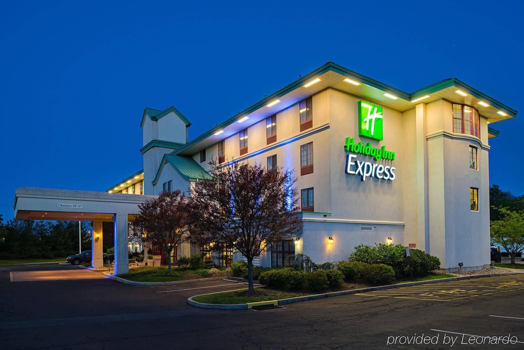 Holiday Inn Express Philadelphia Ne - Langhorne, An Ihg Hotel Exteriör bild
